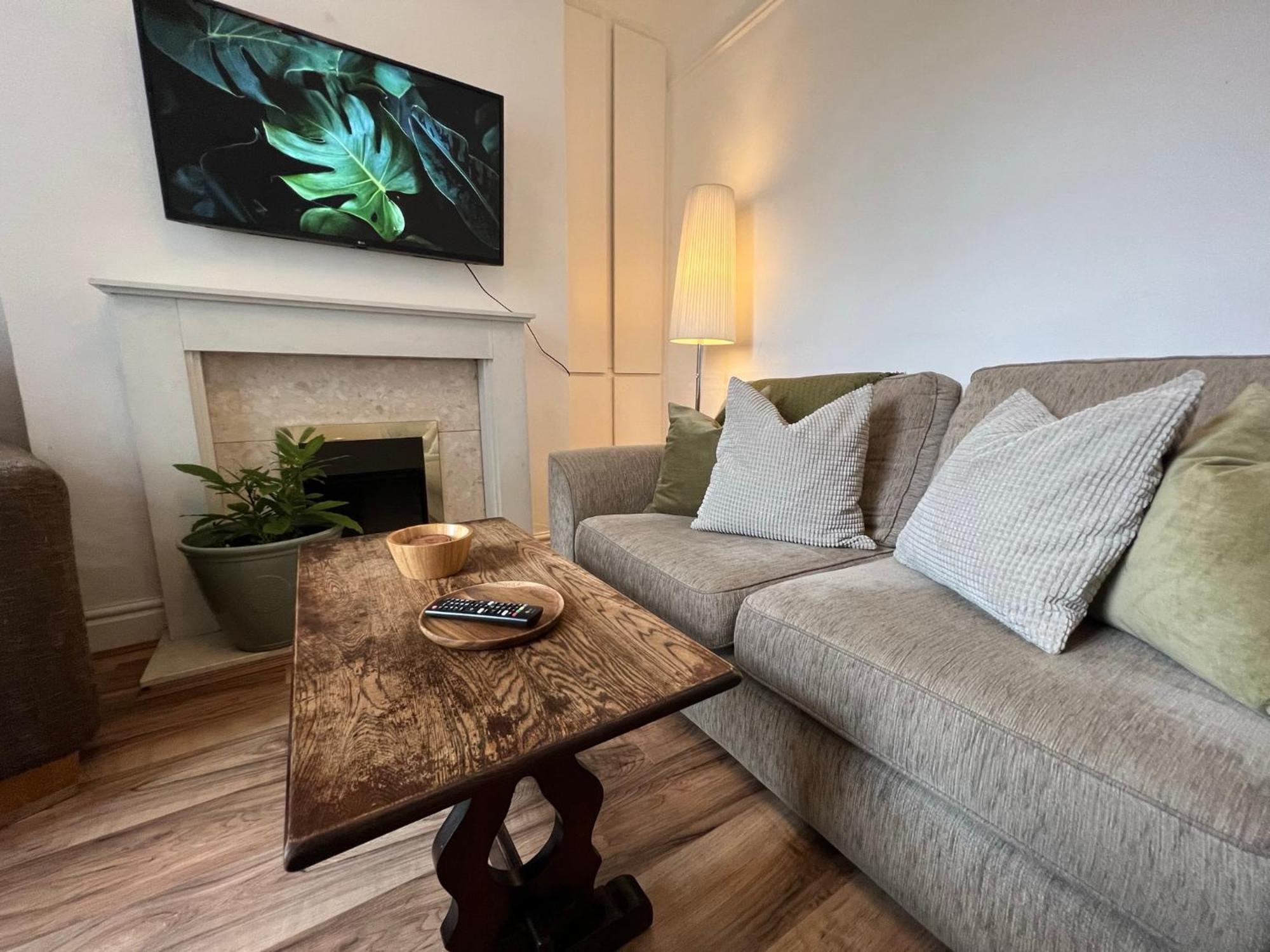 2025 Award Winner Liverpool Ivy House - 4 Bedrooms Экстерьер фото