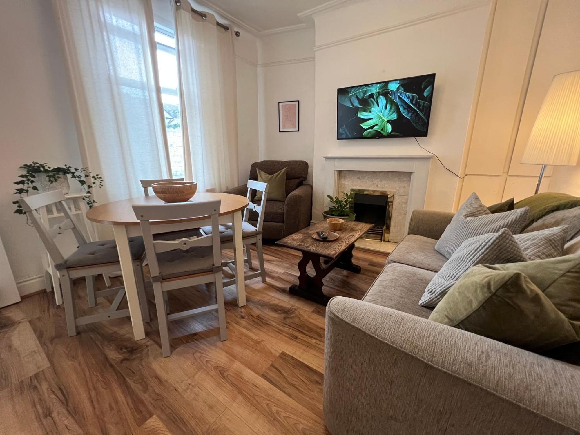 2025 Award Winner Liverpool Ivy House - 4 Bedrooms Экстерьер фото