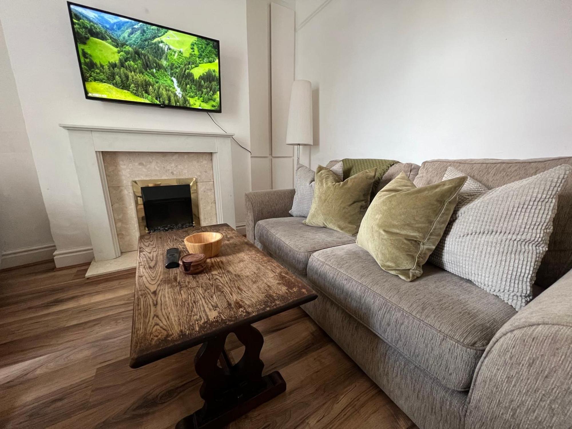 2025 Award Winner Liverpool Ivy House - 4 Bedrooms Экстерьер фото